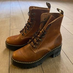 Doc Martens Leona Boot in Tan